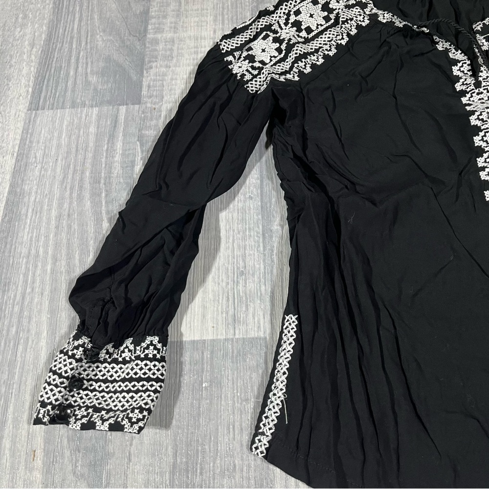 Solitaire Black and White Embroidered Women's Top; Small - Picture 2 of 9
